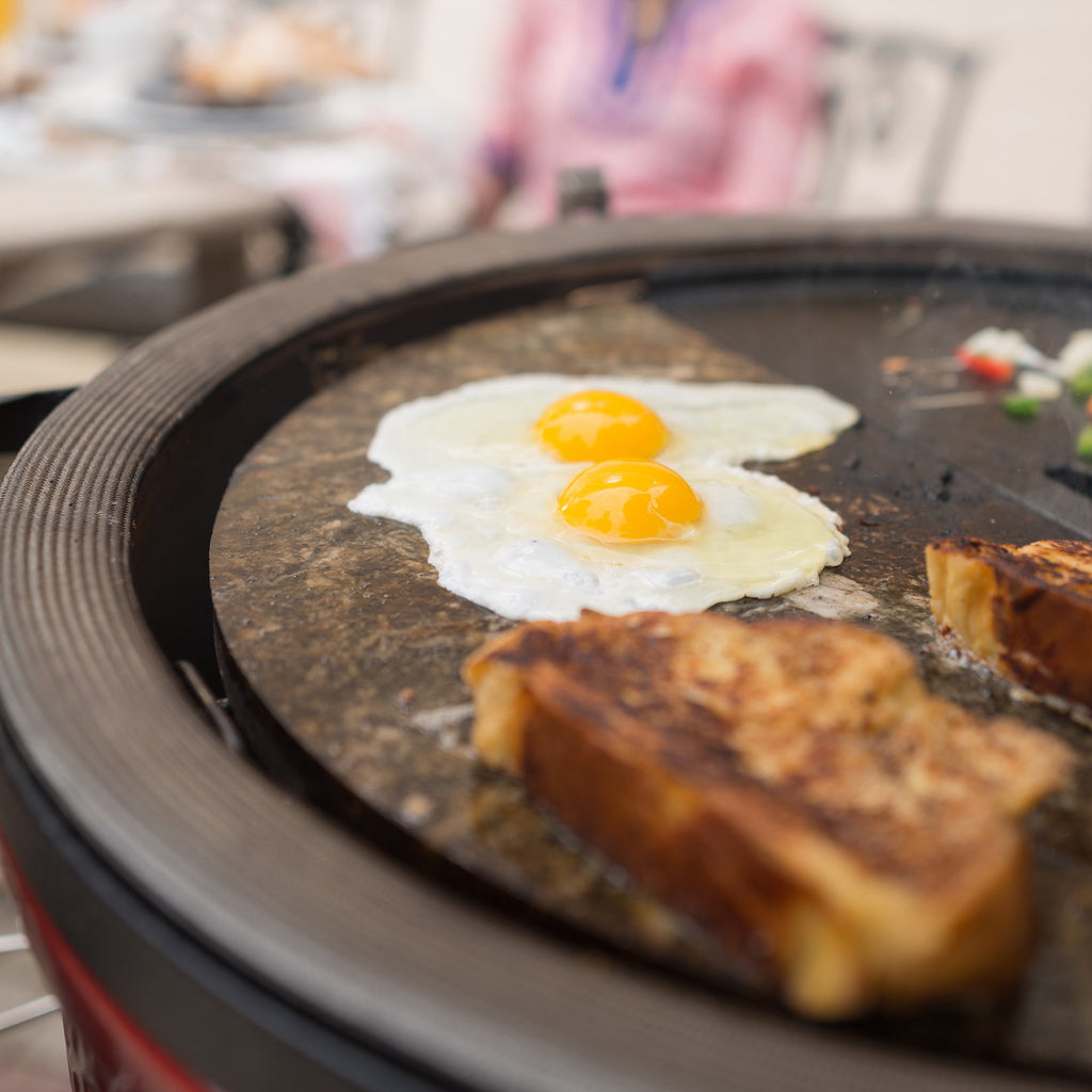 Classic III Kamado Joe mit Voyager-Paket
