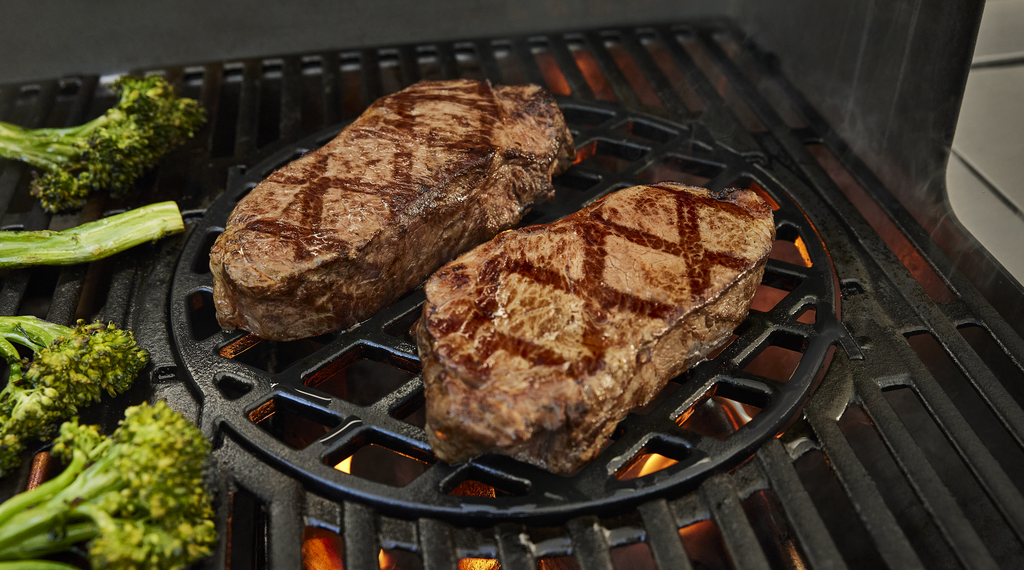 Genesis E-325W Gasgrill mit Sear Zone Weber