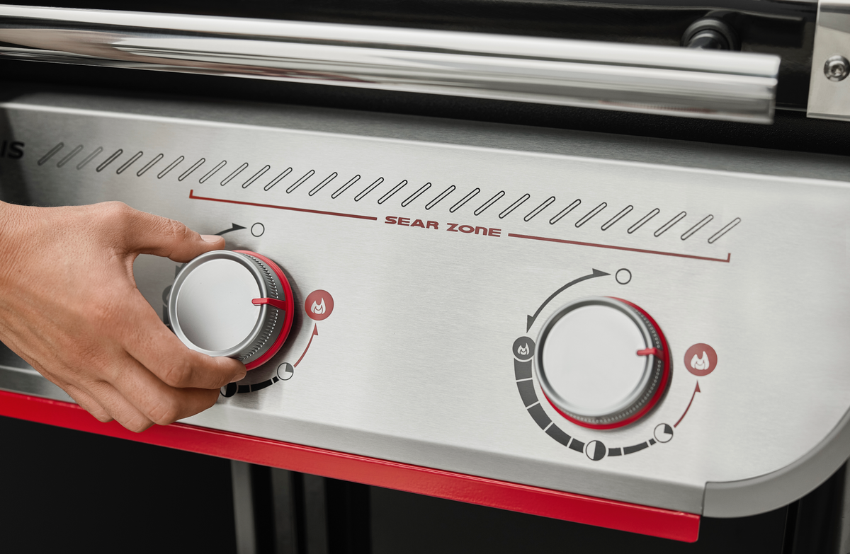 Genesis E-325W Gasgrill mit Sear Zone Weber