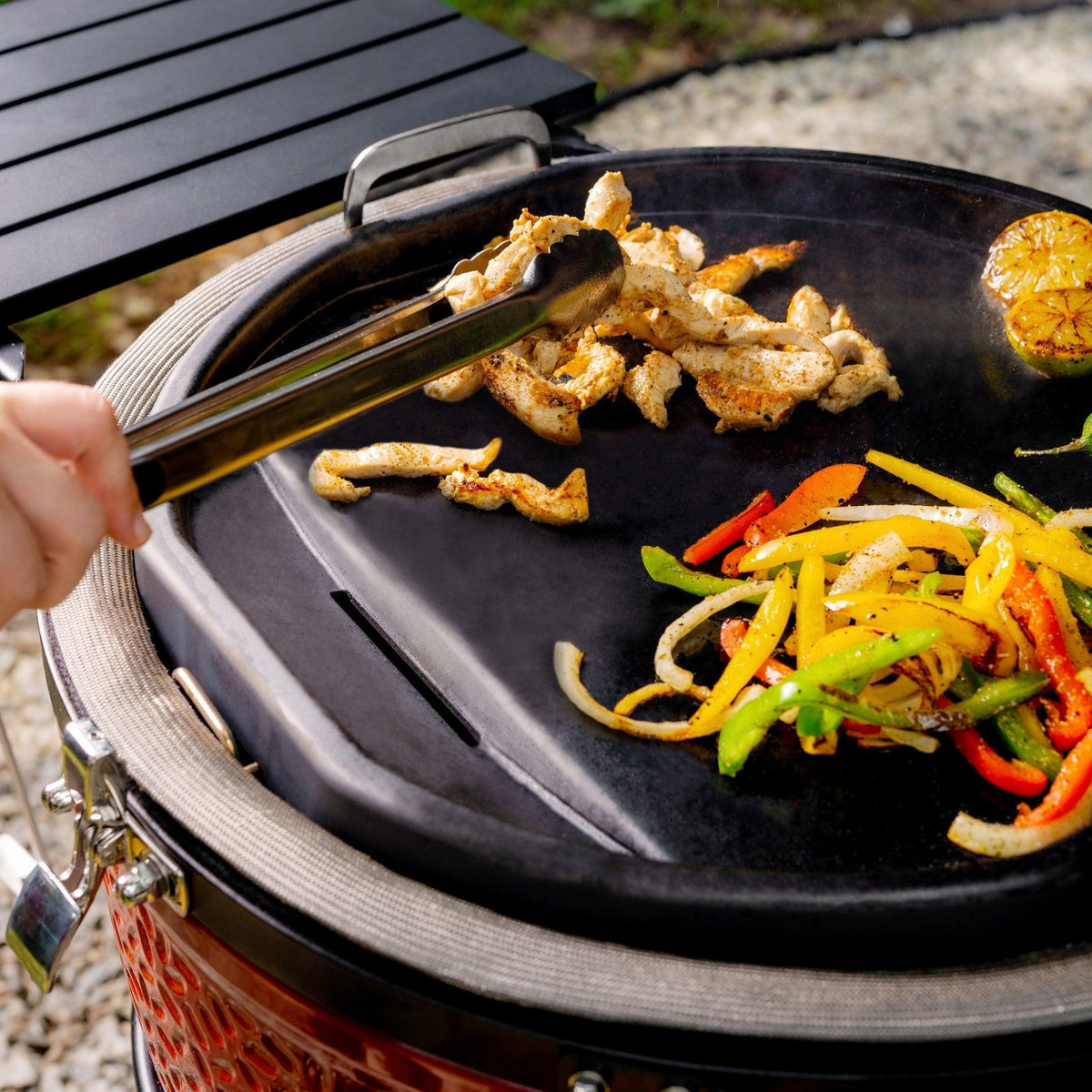 Klassische Karbonstahl-Grillplatte von Kamado Joe