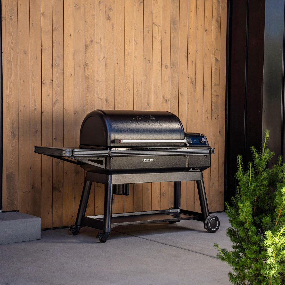 Traeger Ironwood XL Holzpellet-BBQ-Smoker-Grill